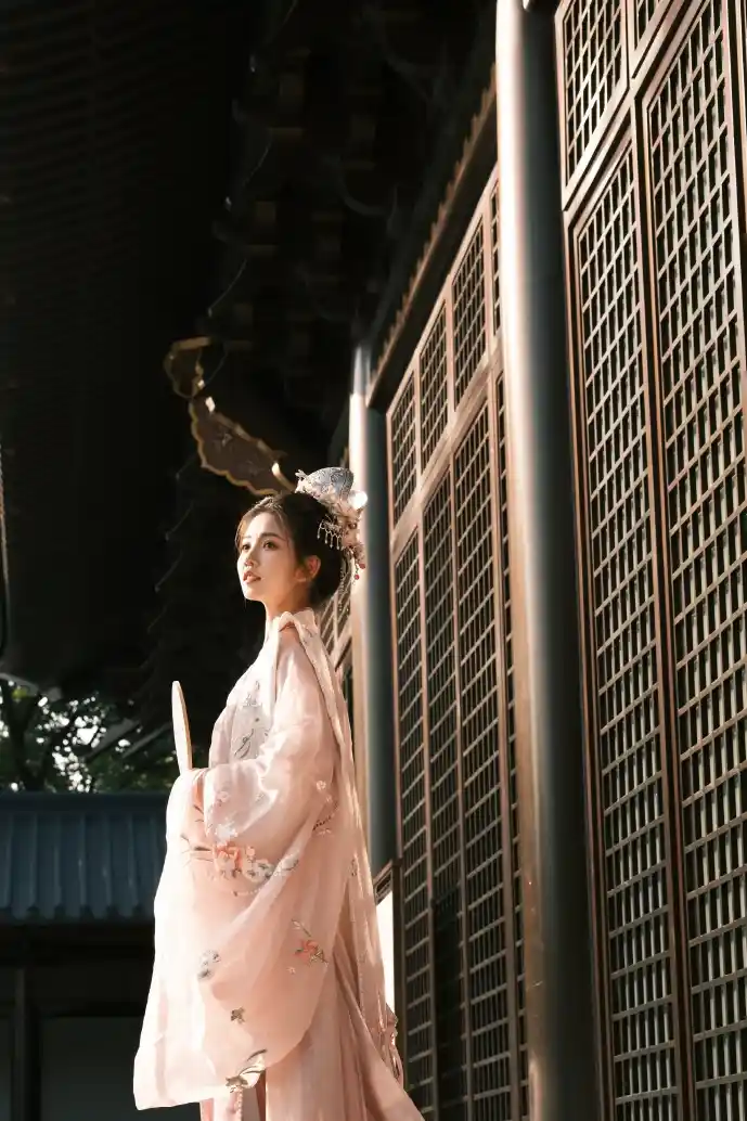 地铁逃生游戏场景